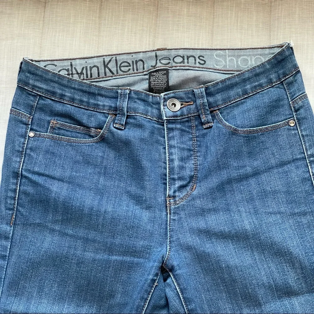 Calvin Klein Stretch Flare Mid Rise Jeans Size: 27/4 - Picture 4 of 16